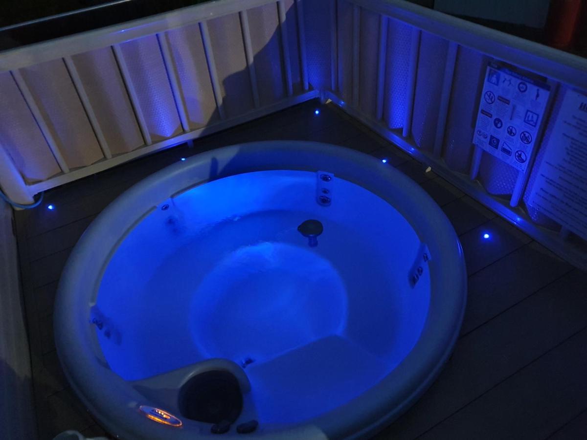 Relaxing Breaks With Hot Tub At Tattershal Lakes 3 Bedroom Tattershall Exterior foto