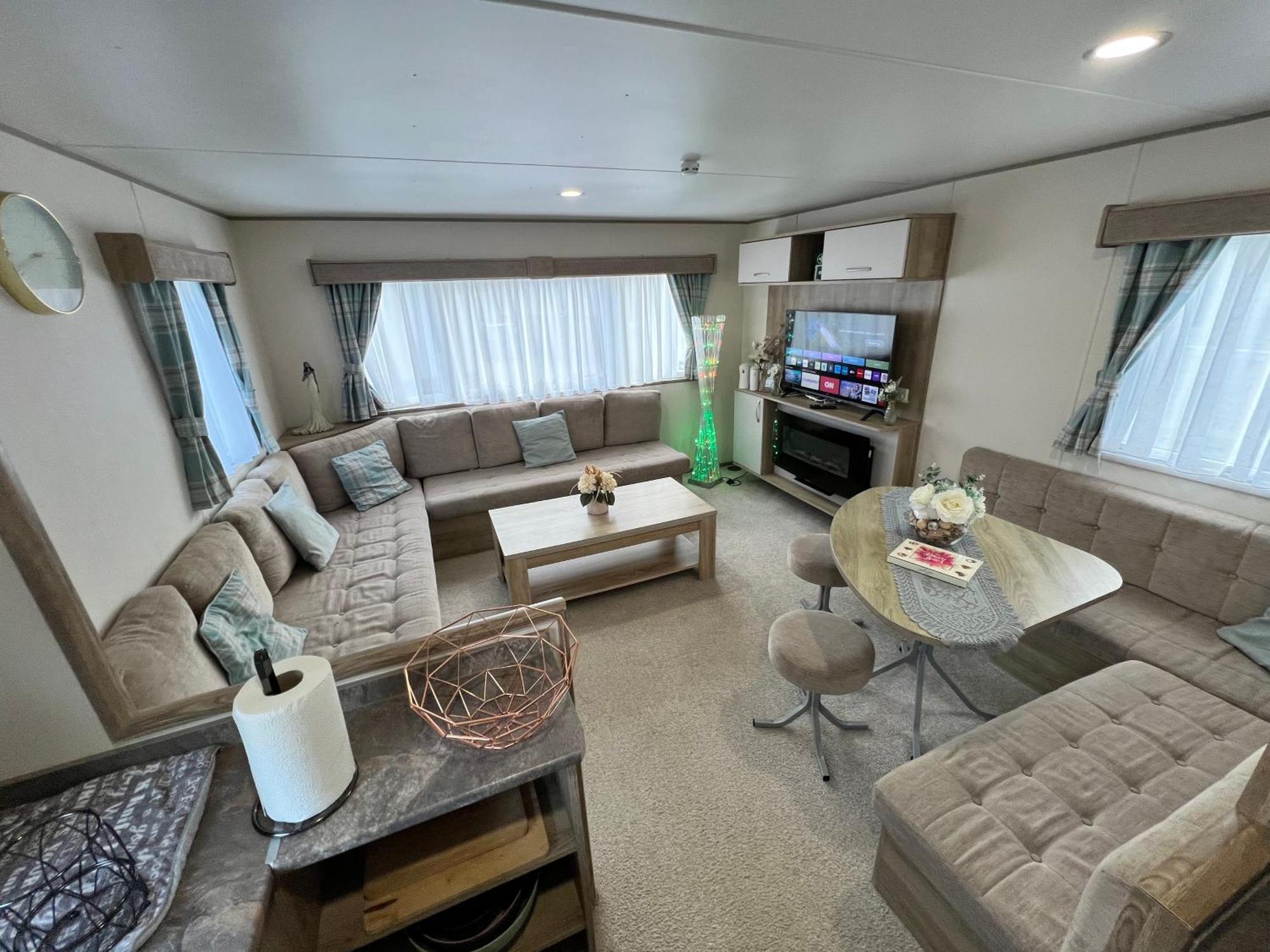 Relaxing Breaks With Hot Tub At Tattershal Lakes 3 Bedroom Tattershall Exterior foto